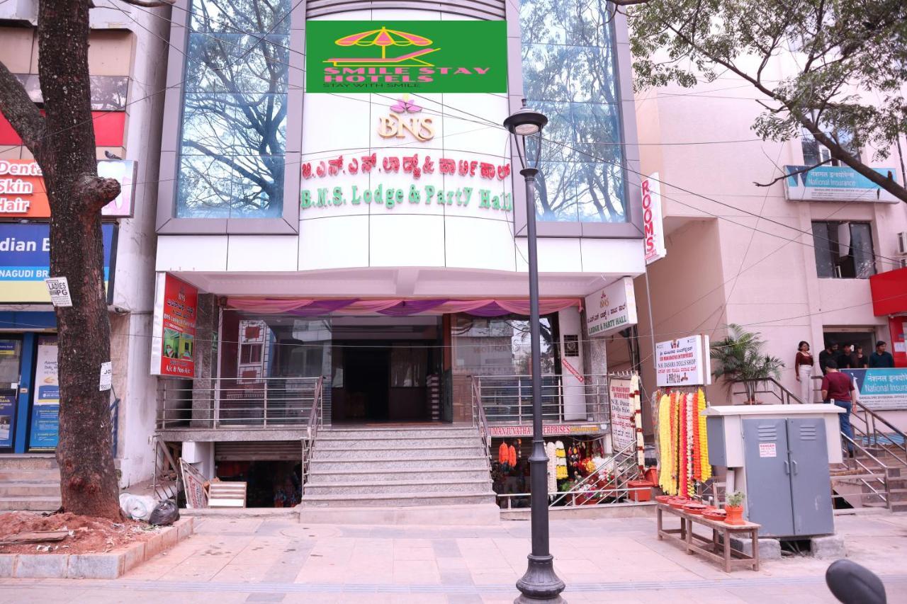 Smilestay Bns Lodge Bangalore Buitenkant foto