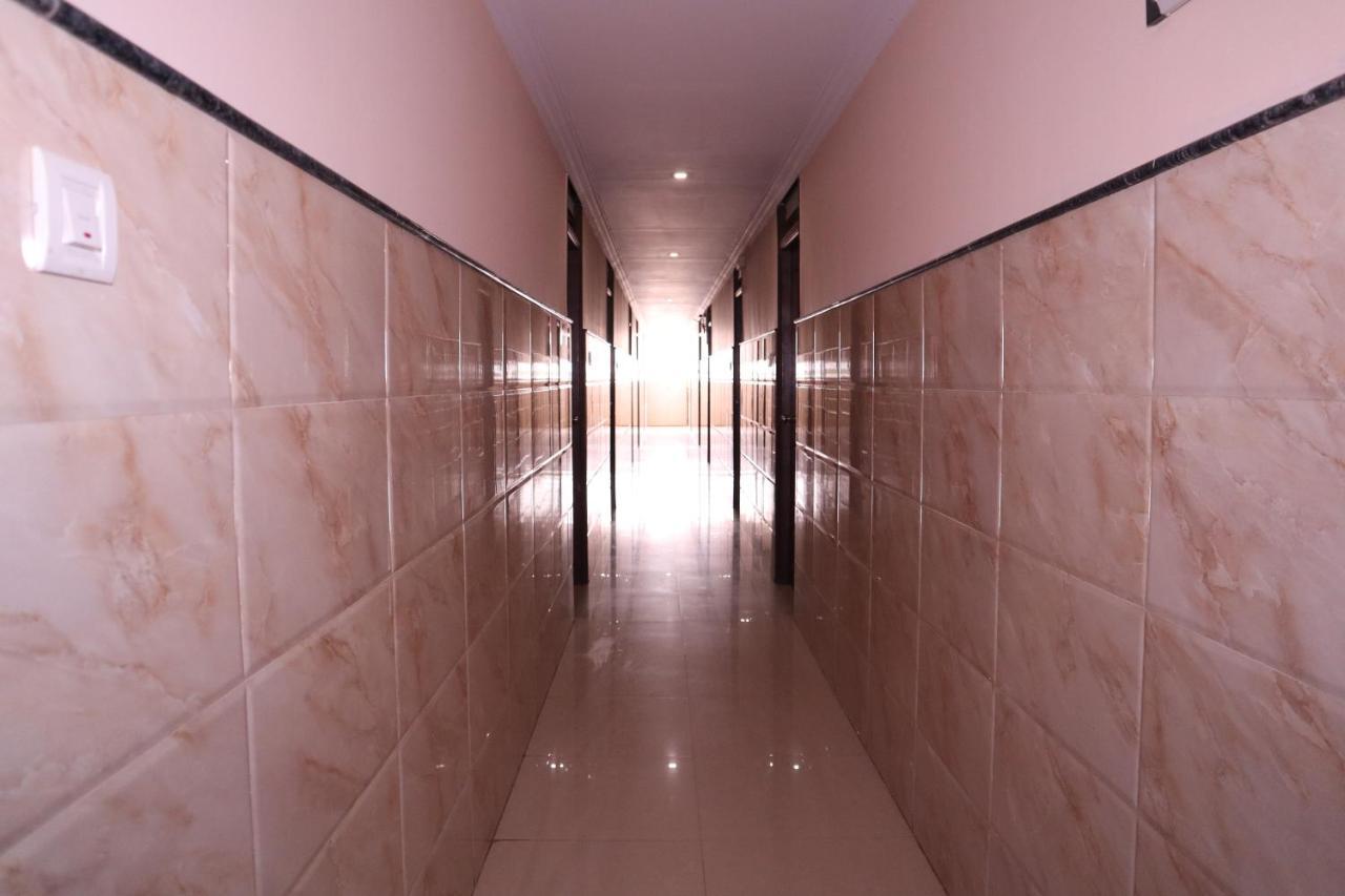 Smilestay Bns Lodge Bangalore Buitenkant foto