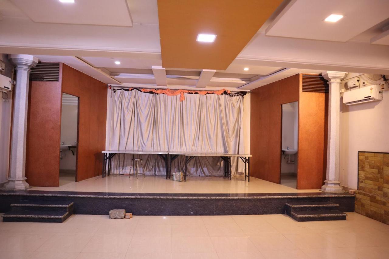Smilestay Bns Lodge Bangalore Buitenkant foto