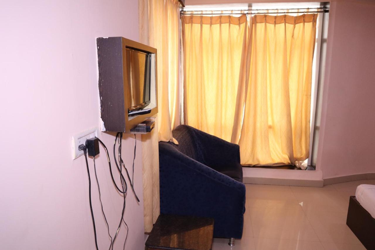 Smilestay Bns Lodge Bangalore Buitenkant foto