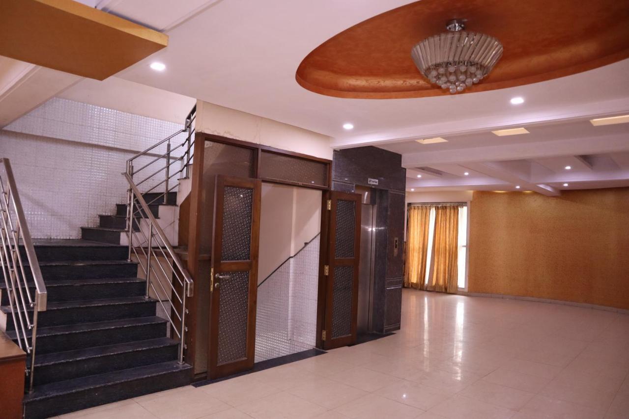 Smilestay Bns Lodge Bangalore Buitenkant foto