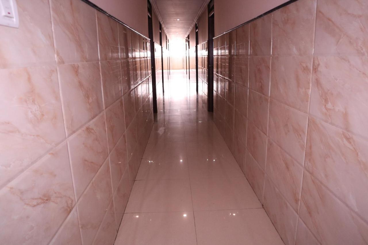 Smilestay Bns Lodge Bangalore Buitenkant foto