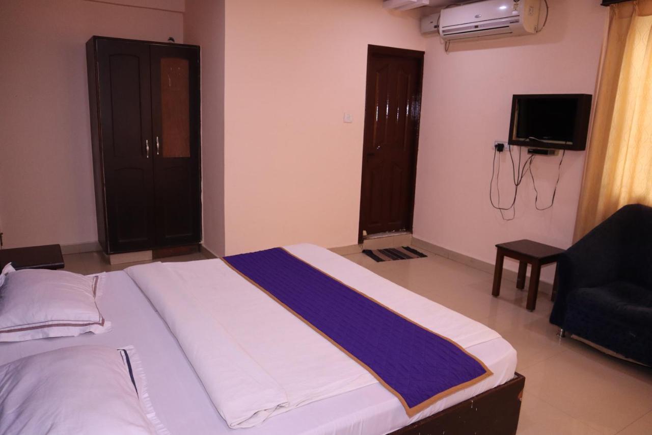 Smilestay Bns Lodge Bangalore Buitenkant foto