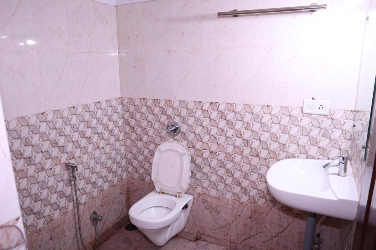 Smilestay Bns Lodge Bangalore Buitenkant foto